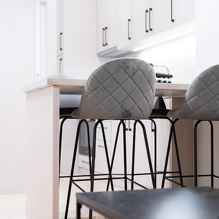 Luxury 3 Downtown Apartment *